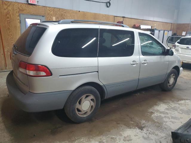 4T3ZF13C11U405945 - 2001 TOYOTA SIENNA LE ვერცხლისფერი ფოტო 3
