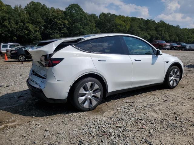 7SAYGDEE7RA289421 - 2024 TESLA MODEL Y WHITE photo 3