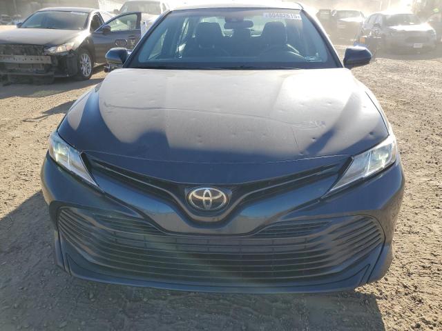 4T1B11HK8JU575809 - 2018 TOYOTA CAMRY L BLUE photo 5