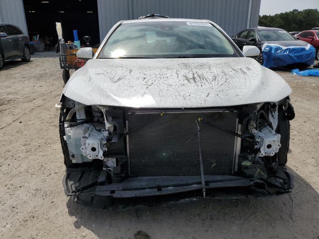 4T1B11HK6JU619824 - 2018 TOYOTA CAMRY L WHITE photo 5