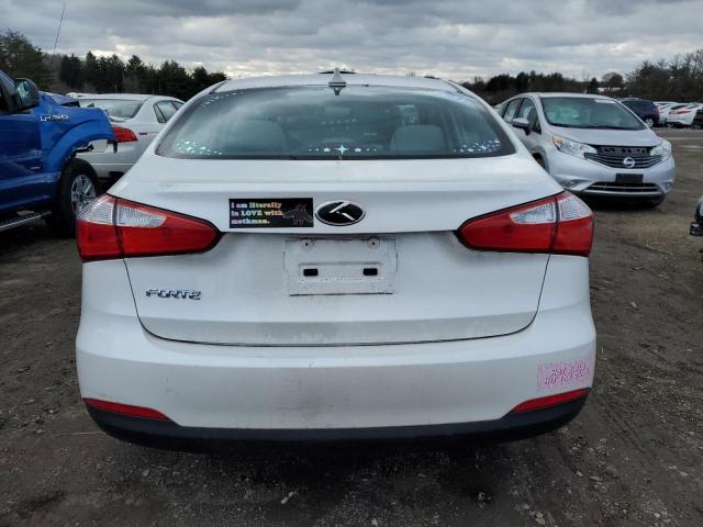 KNAFX4A67F5417236 - 2015 KIA FORTE LX WHITE photo 6