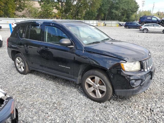 1C4NJDEB6DD261684 - 2013 JEEP COMPASS LATITUDE შავი ფოტო 4
