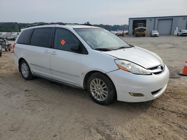 5TDZK22C87S050933 - 2007 TOYT SIENNA XLE WHITE photo 4