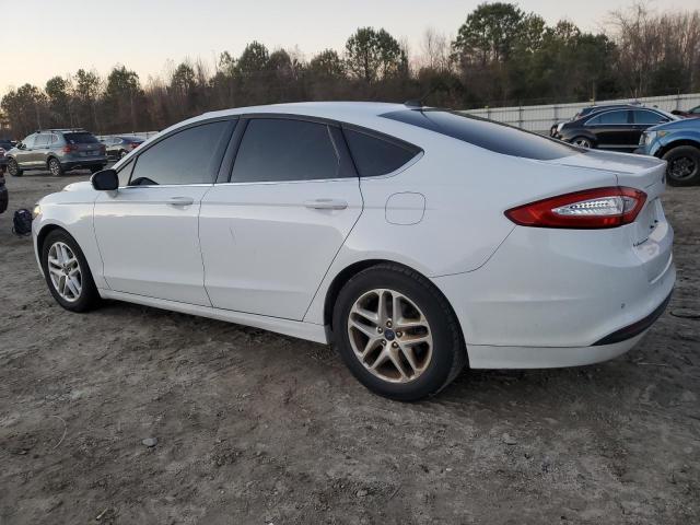 3FA6P0H76FR301717 - 2015 FORD FUSION SE WHITE photo 2