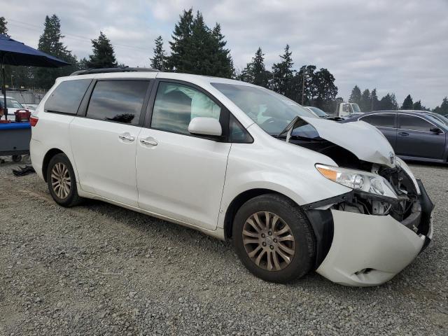 5TDYK3DC9FS675810 - 2015 TOYOTA SIENNA XLE WHITE photo 4