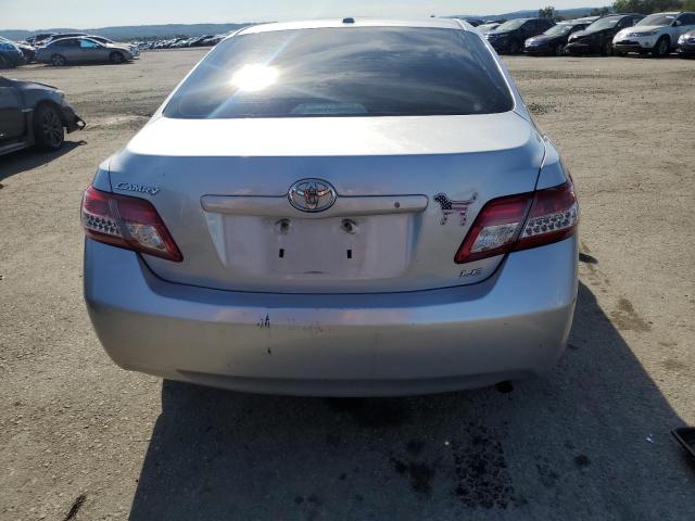 4T1BF3EK6AU036252 - 2010 TOYOTA CAMRY BASE SILVER photo 6