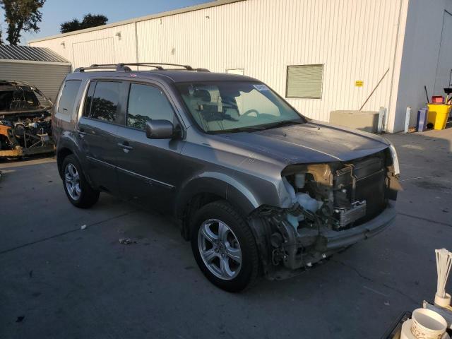 5FNYF3H45CB015965 - 2012 HONDA PILOT EX GRAY photo 4