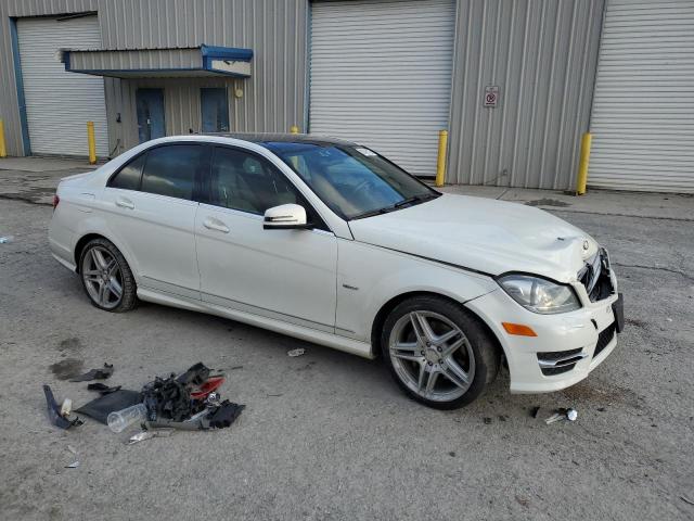 WDDGF5HB0CR205372 - 2012 MERCEDES-BENZ C 350 WHITE photo 4