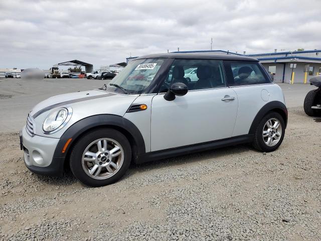 2013 MINI COOPER, 