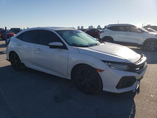 SHHFK7H94JU230979 - 2018 HONDA CIVIC SPORT TOURING WHITE photo 4