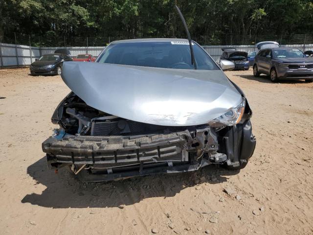 4T4BF1FK9GR540652 - 2016 TOYOTA CAMRY LE 银色 照片 5