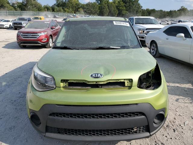 KNDJN2A29J7902673 - 2018 KIA SOUL GREEN photo 5
