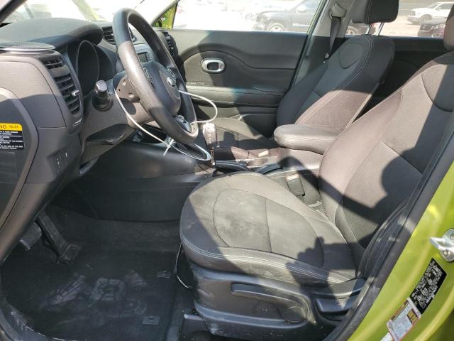 KNDJN2A29J7902673 - 2018 KIA SOUL GREEN photo 7