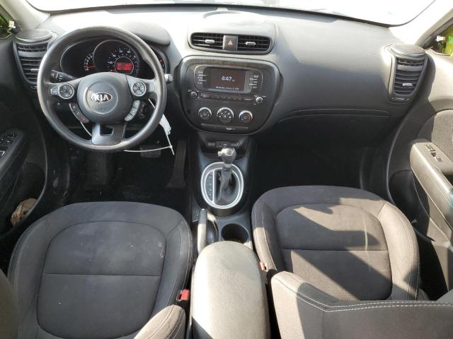 KNDJN2A29J7902673 - 2018 KIA SOUL GREEN photo 8