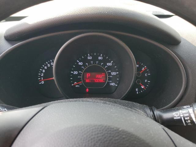 KNDJN2A29J7902673 - 2018 KIA SOUL GREEN photo 9