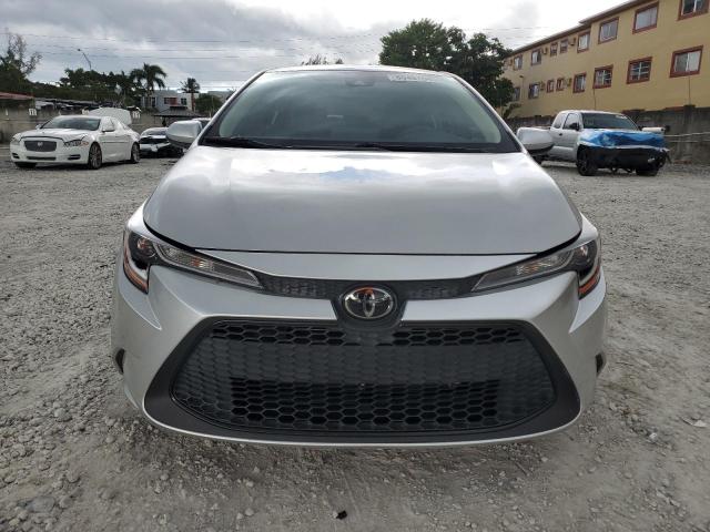 JTDEPMAE3NJ222682 - 2022 TOYOTA COROLLA LE 银色 照片 5