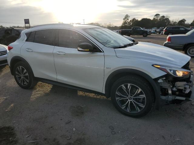 SJKCH5CR4JA043438 - 2018 INFINITI QX30 BASE أبيض صورة 4