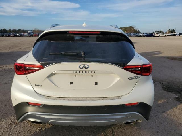 SJKCH5CR4JA043438 - 2018 INFINITI QX30 BASE WHITE photo 6