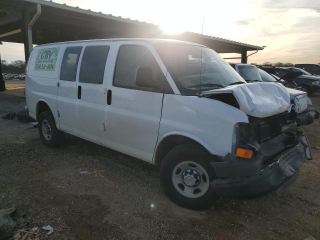 1GCZGFAA3A1122814 - 2010 CHEVROLET EXPRESS G2 WHITE photo 4