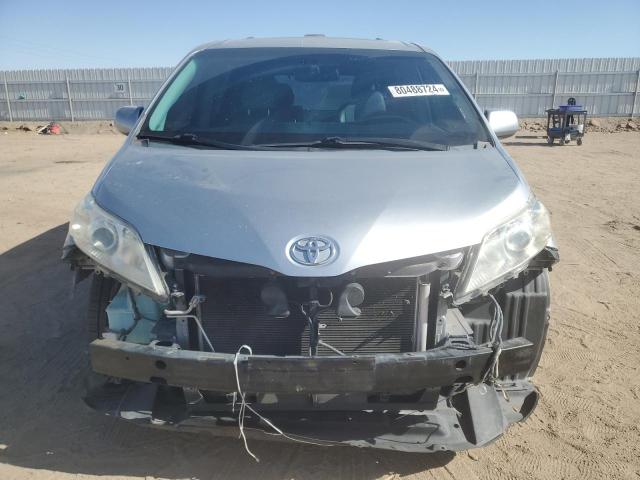 5TDYK3DC7BS057735 - 2011 TOYOTA SIENNA XLE SILVER photo 5