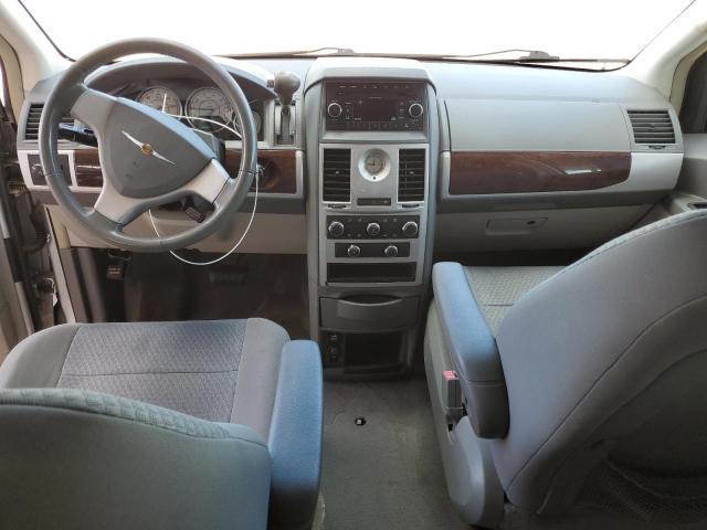 2A4RR5D16AR369749 - 2010 CHRYSLER TOWN & COU TOURING SILVER photo 8