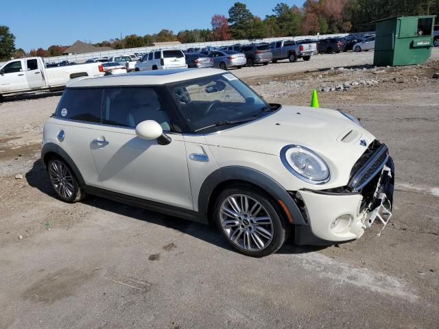 WMWXP7C57F2A38820 - 2015 MINI COOPER S CREAM photo 4