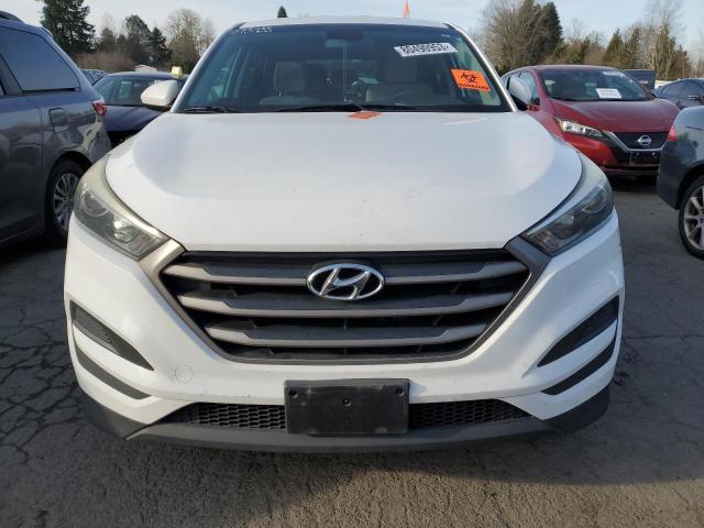 KM8J23A47GU040849 - 2016 HYUNDAI TUCSON SE WHITE photo 5