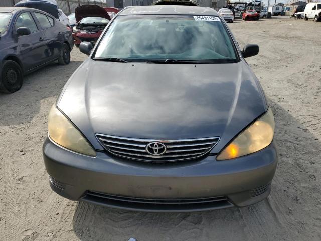 4T1BE32K55U503688 - 2005 TOYOTA CAMRY LE GRAY photo 5