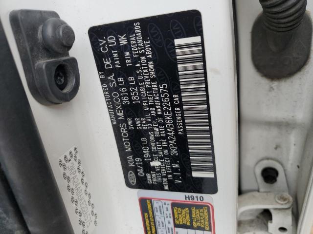 3KPA24AB6KE226575 - 2019 KIA RIO S WHITE photo 12