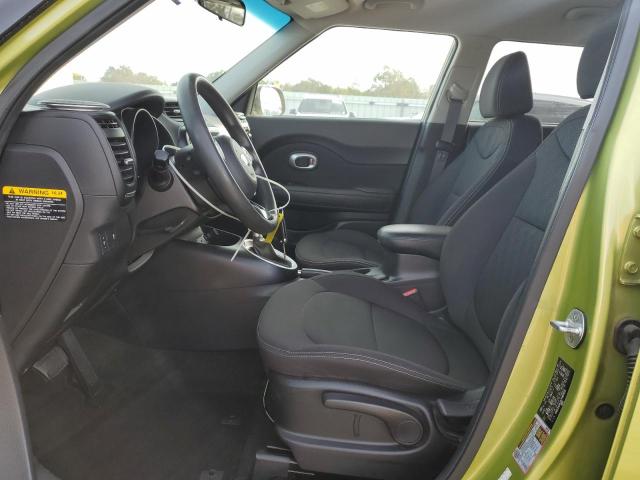 KNDJN2A23J7900658 - 2018 KIA SOUL GREEN photo 7