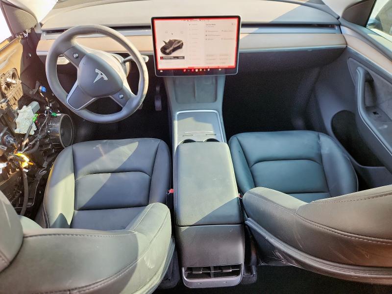 7SAYGDEE0PA107782 - 2023 TESLA MODEL Y Schwarz Foto 8