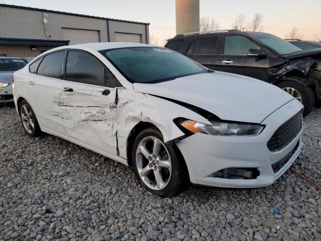 3FA6P0HD9GR119713 - 2016 FORD FUSION SE WHITE photo 4