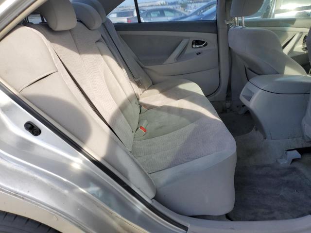 4T1BF3EK3BU225829 - 2011 TOYOTA CAMRY BASE Сріблястий фото 10