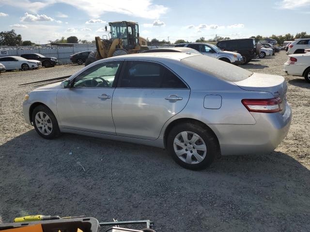 4T1BF3EK3BU225829 - 2011 TOYOTA CAMRY BASE Сріблястий фото 2