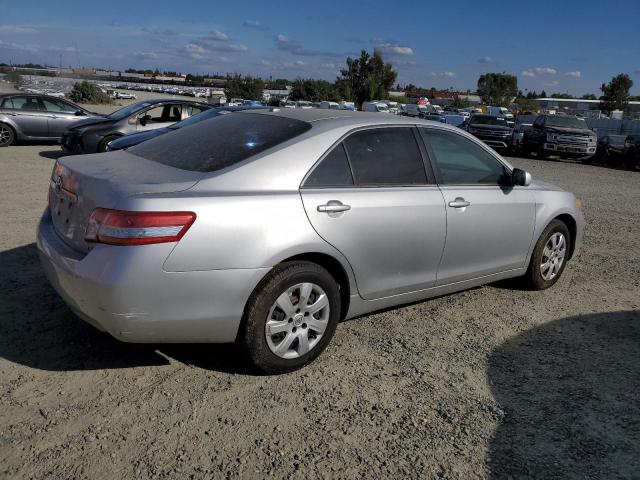 4T1BF3EK3BU225829 - 2011 TOYOTA CAMRY BASE Сріблястий фото 3