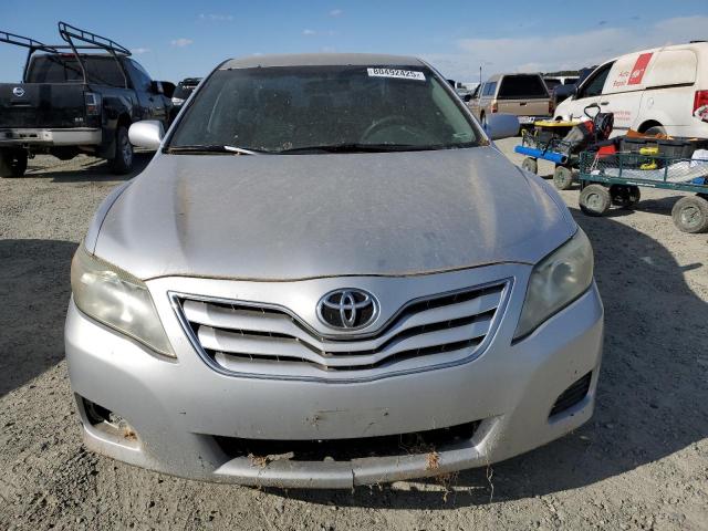4T1BF3EK3BU225829 - 2011 TOYOTA CAMRY BASE Сріблястий фото 5