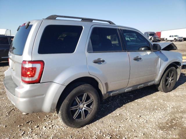 1FMCU0D72BKA80977 - 2011 FORD ESCAPE XLT SILVER photo 3