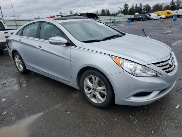 5NPEC4AC5DH647418 - 2013 HYUNDAI SONATA SE SILVER photo 4