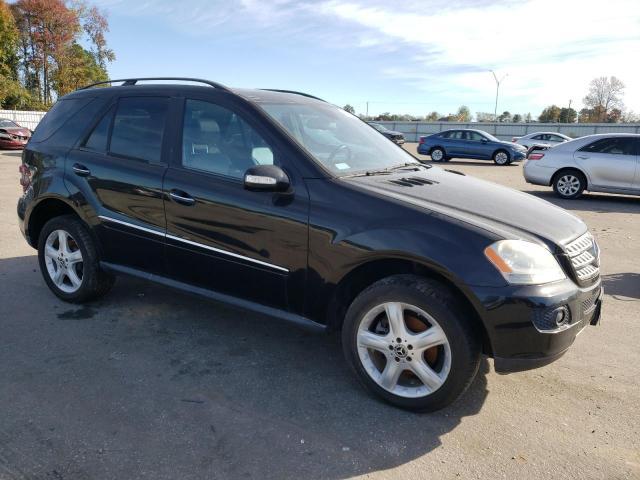 4JGBB22E68A424713 - 2008 MERCEDES-BENZ ML 320 CDI BLACK photo 4
