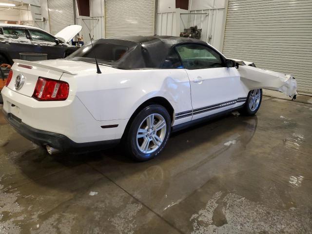 1ZVBP8EM3C5208134 - 2012 FORD MUSTANG WHITE photo 3