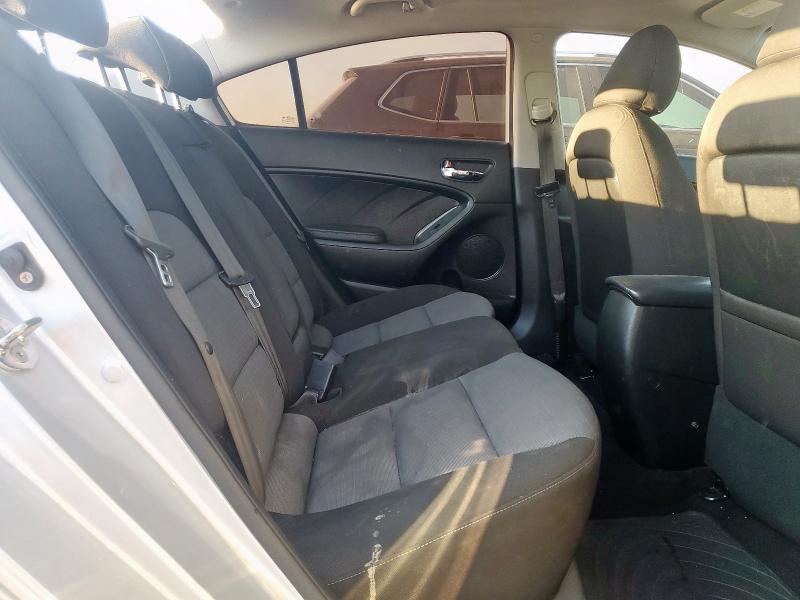 KNAFX4A84G5475212 - 2016 KIA FORTE EX SILVER photo 10