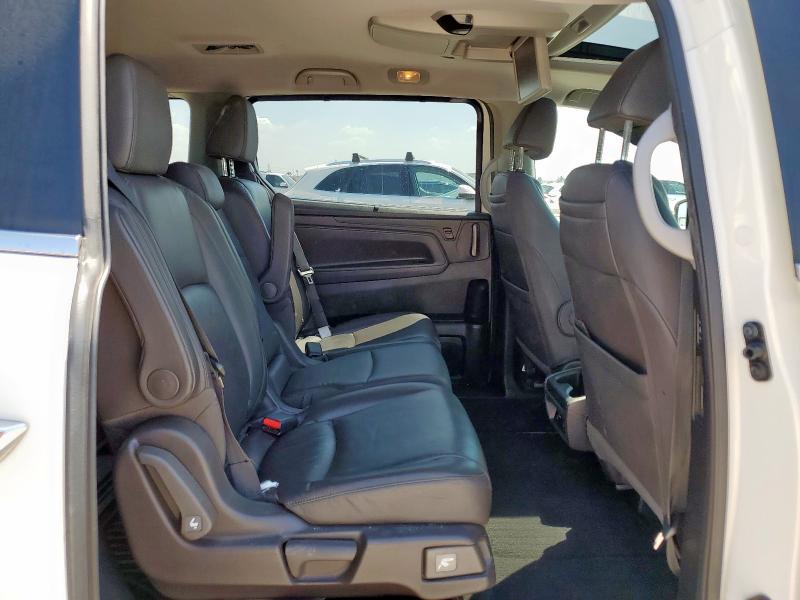 5FNRL6H71JB089471 - 2018 HONDA ODYSSEY EXL WHITE photo 11