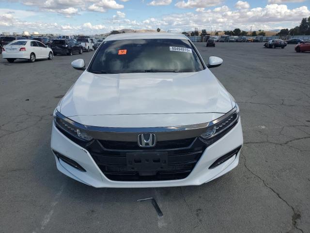 1HGCV1F37JA160394 - 2018 HONDA ACCORD SPORT WHITE photo 5