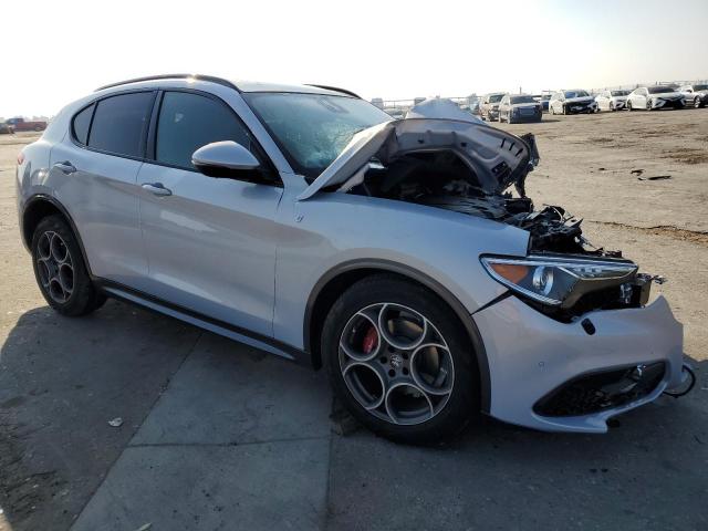 ZASPAKBN7N7D42342 - 2022 ALFA ROMEO STELVIO TI GRAY photo 4