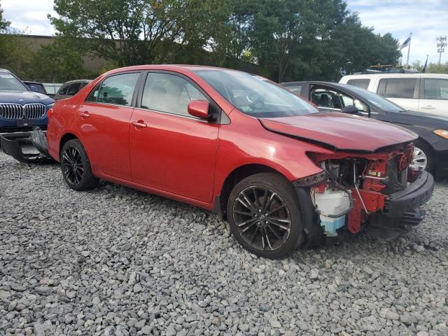 2T1BU4EE5DC937415 - 2013 TOYOTA COROLLA BASE RED photo 4