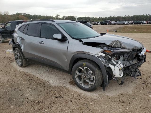 KL77LHE26RC136138 - 2024 CHEVROLET TRAX 1LT GRAY photo 4