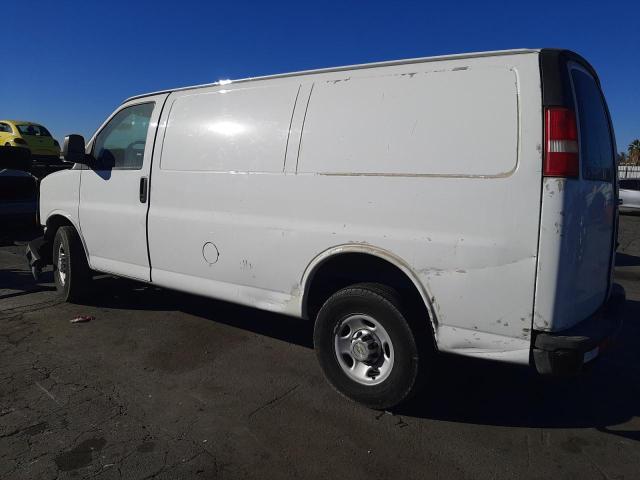 1GCWGFCA4D1161139 - 2013 CHEVROLET EXPRESS G2 WHITE photo 2