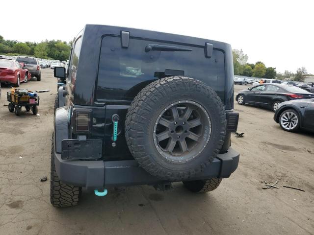 1C4HJWEGXDL588647 - 2013 JEEP WRANGLER UNLIMITED SAHARA Schwarz Foto 6