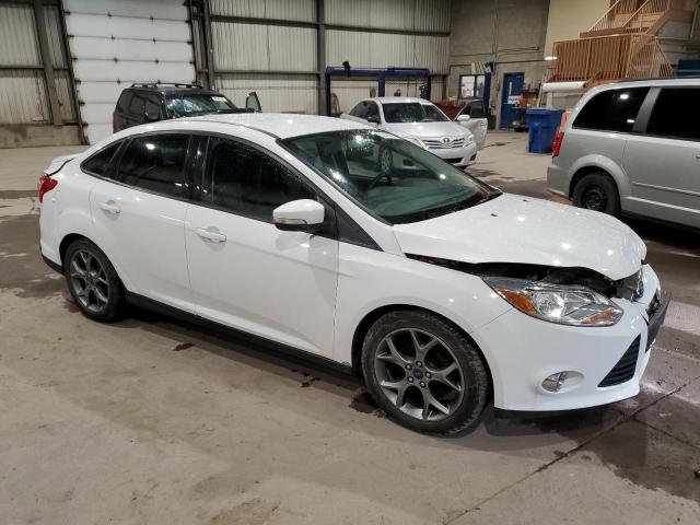 1FADP3F22EL364715 - 2014 FORD FOCUS SE WHITE photo 4