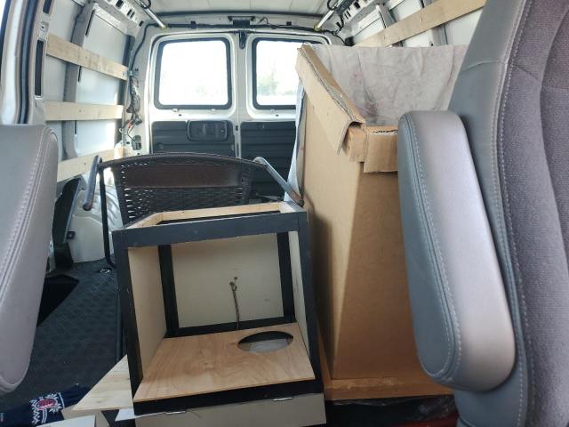 1GCWGAFG2K1319736 - 2019 CHEVROLET EXPRESS G2500 WHITE photo 10
